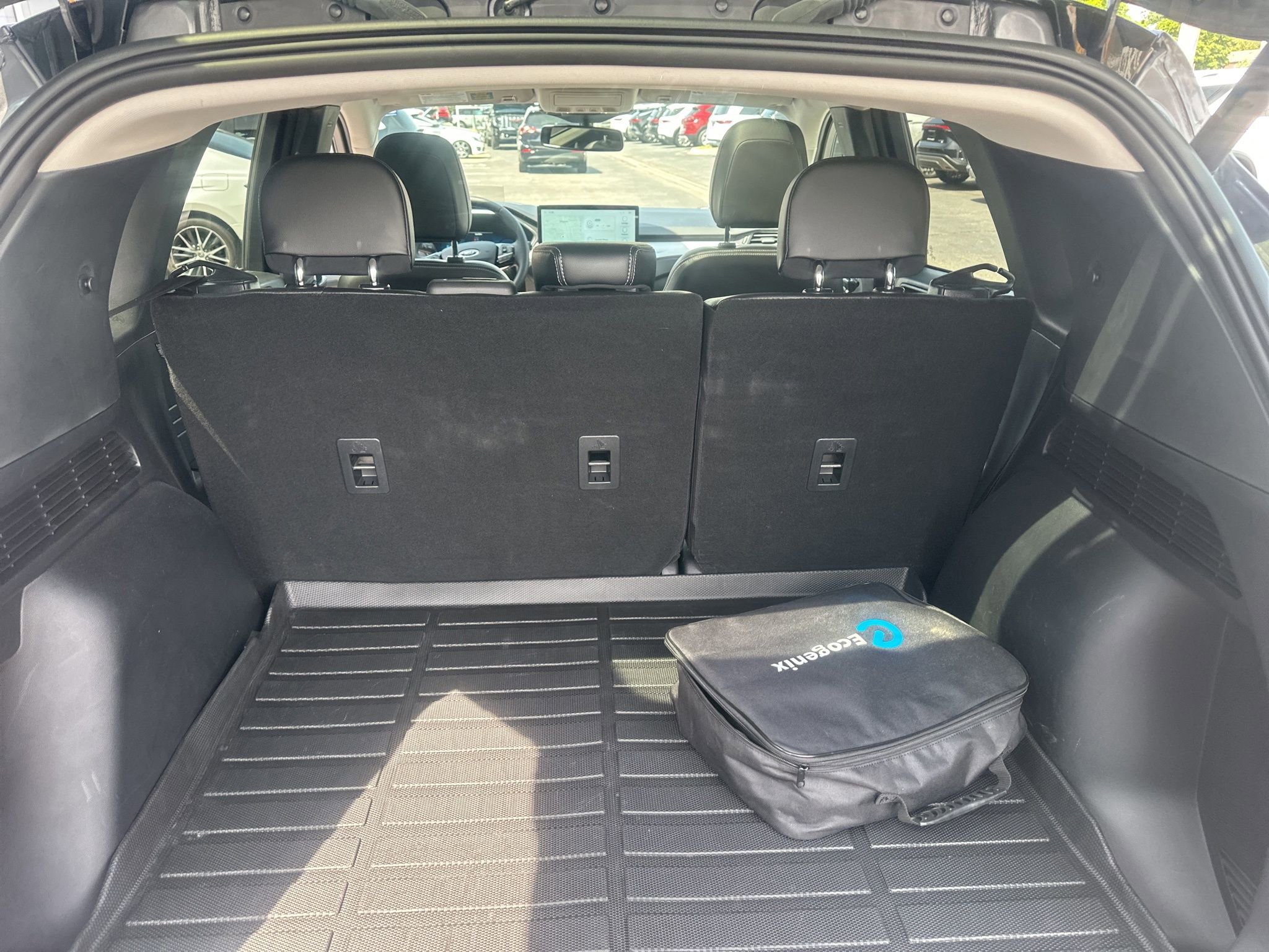 Used 2025 Ford Escape SE w/ PHEV Premium Package FWD image 16