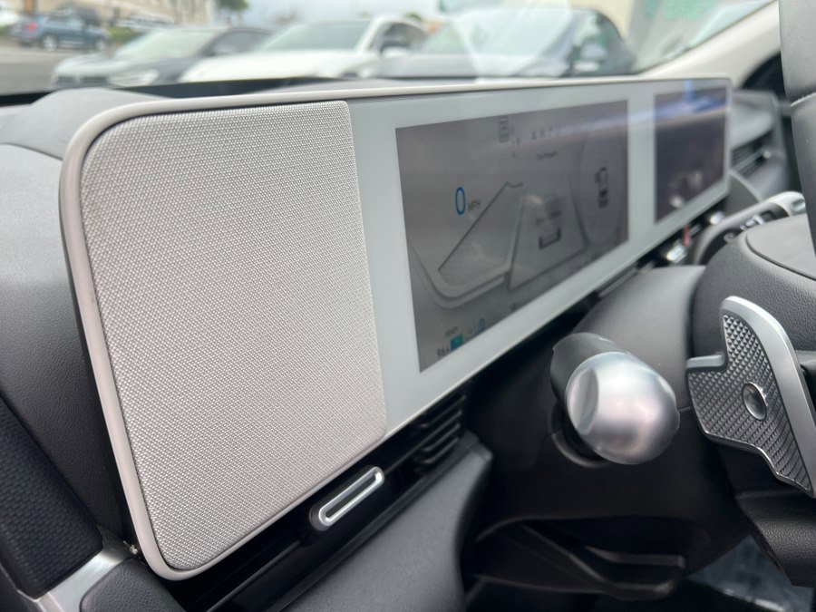 Used 2024 Hyundai Ioniq 5 Limited image 13