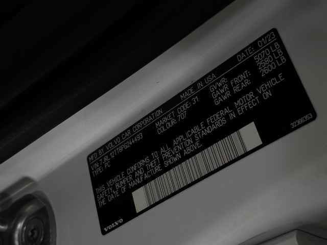 Certified 2023 Volvo S60 B5 Plus w/ Climate Package image 32