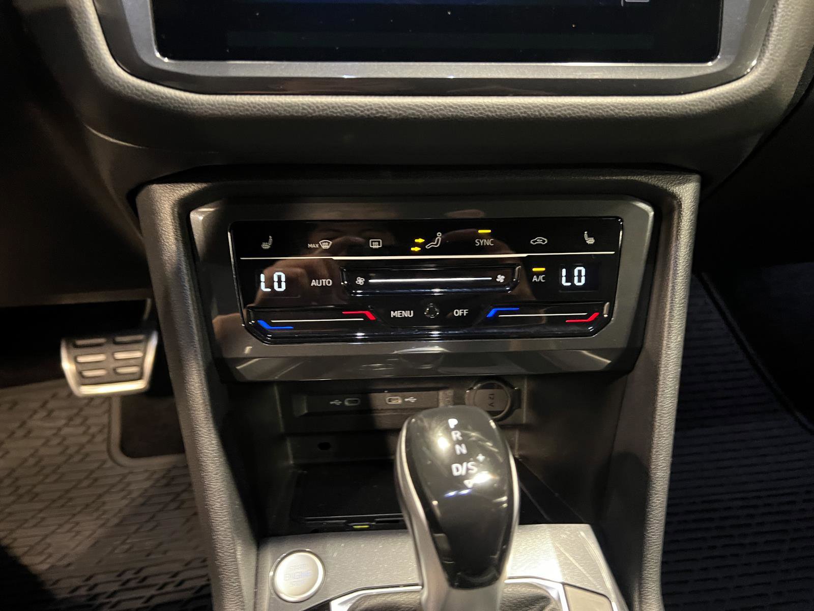 Used 2022 Volkswagen Tiguan SEL R-Line image 19