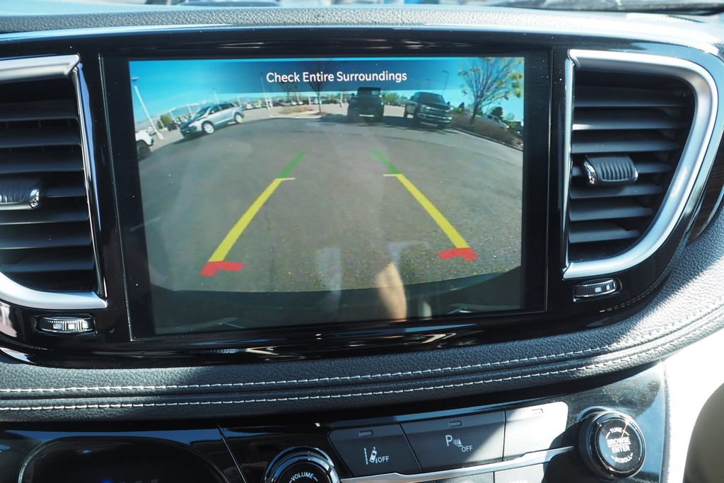 Used 2023 Chrysler Pacifica Limited FWD image 26