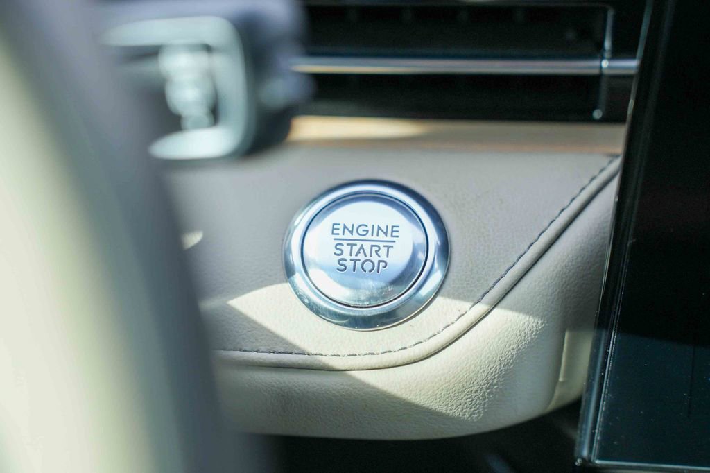 Used 2024 Lincoln Nautilus Reserve w/ Equipment Group 202A image 42