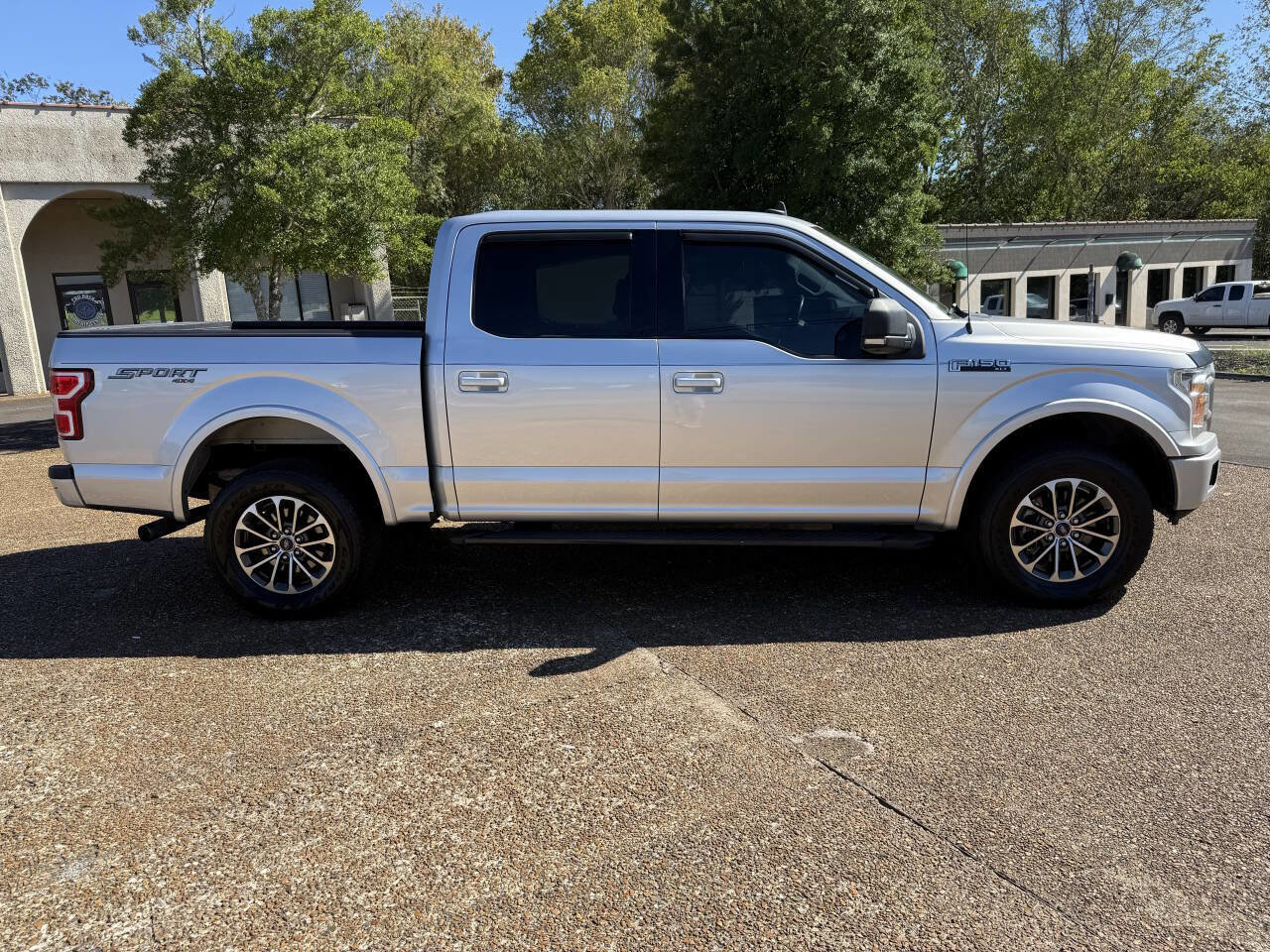 Used 2019 Ford F150 XLT w/ Equipment Group 302A Luxury image 4