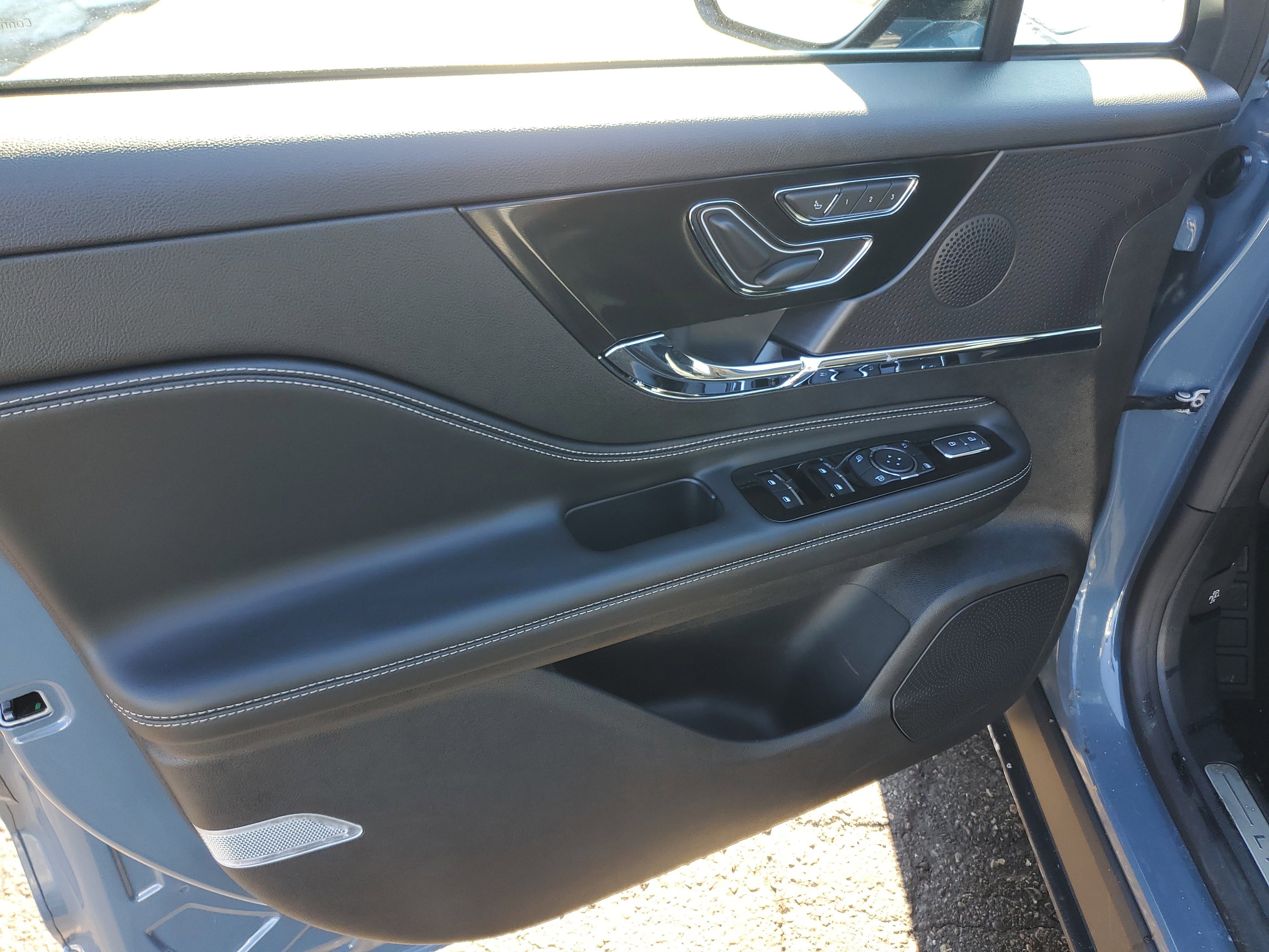 Certified 2023 Lincoln Corsair Reserve w/ Equipment Group 201A image 10