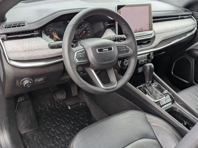 Used 2023 Jeep Compass Latitude image 11