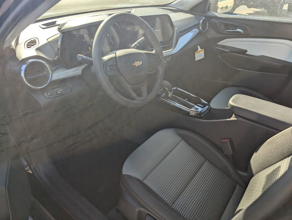 New 2026 Chevrolet Trax LT image 12