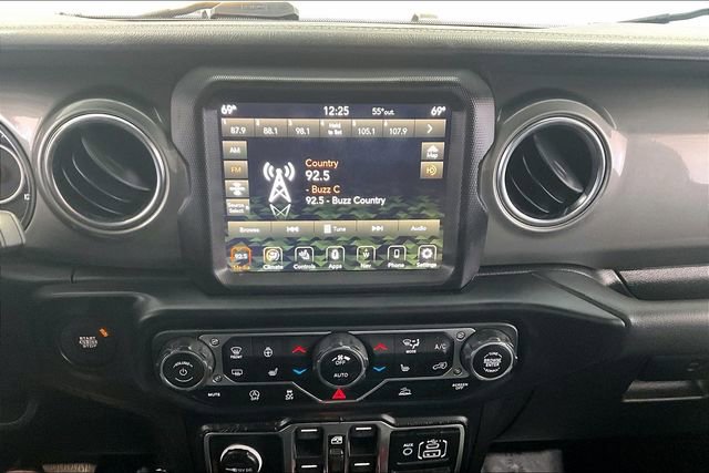 Used 2023 Jeep Wrangler Unlimited Sahara w/ Cold Weather Group AWD/4WD image 15