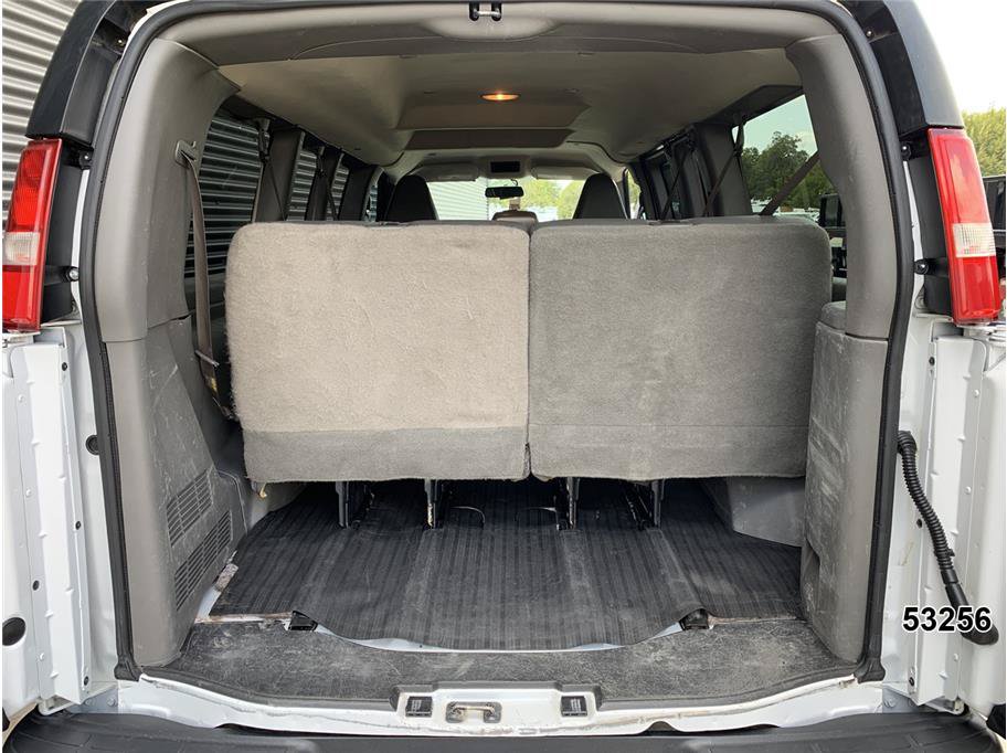Used 2018 Chevrolet Express 2500 LS w/ Driver Convenience Package RWD image 9