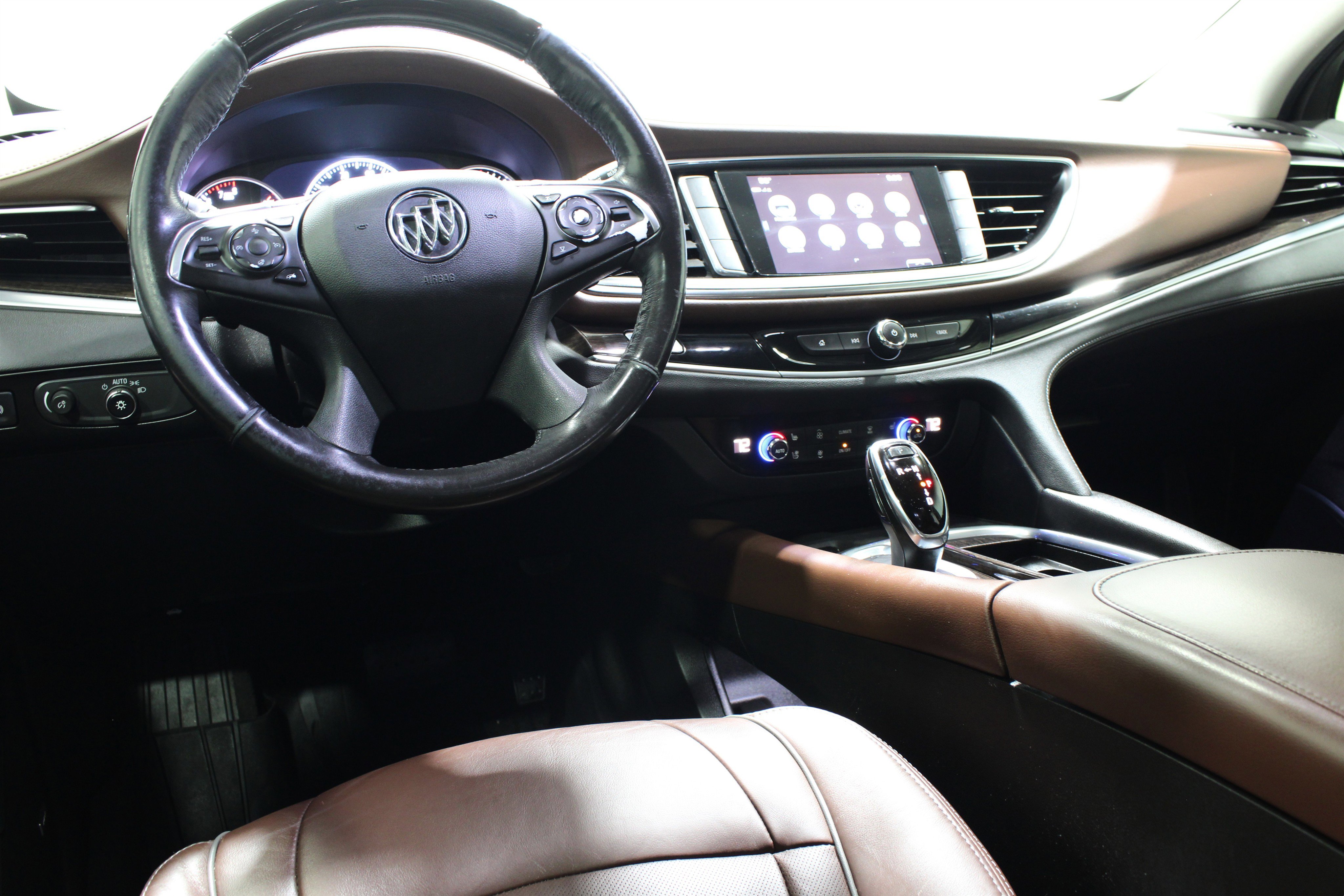 Used 2019 Buick Enclave Avenir w/ Trailering Package, 5000 lbs. FWD image 2