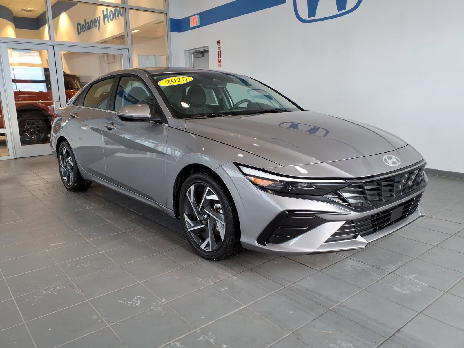 Certified 2025 Hyundai Elantra Limited image 1
