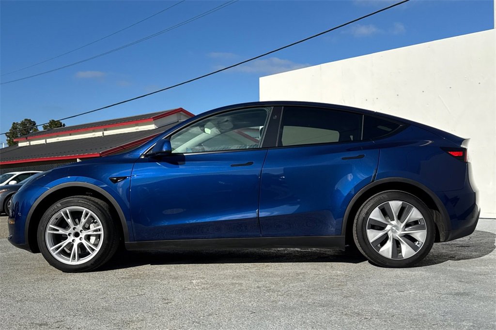 Used 2024 Tesla Model Y 2WD image 7