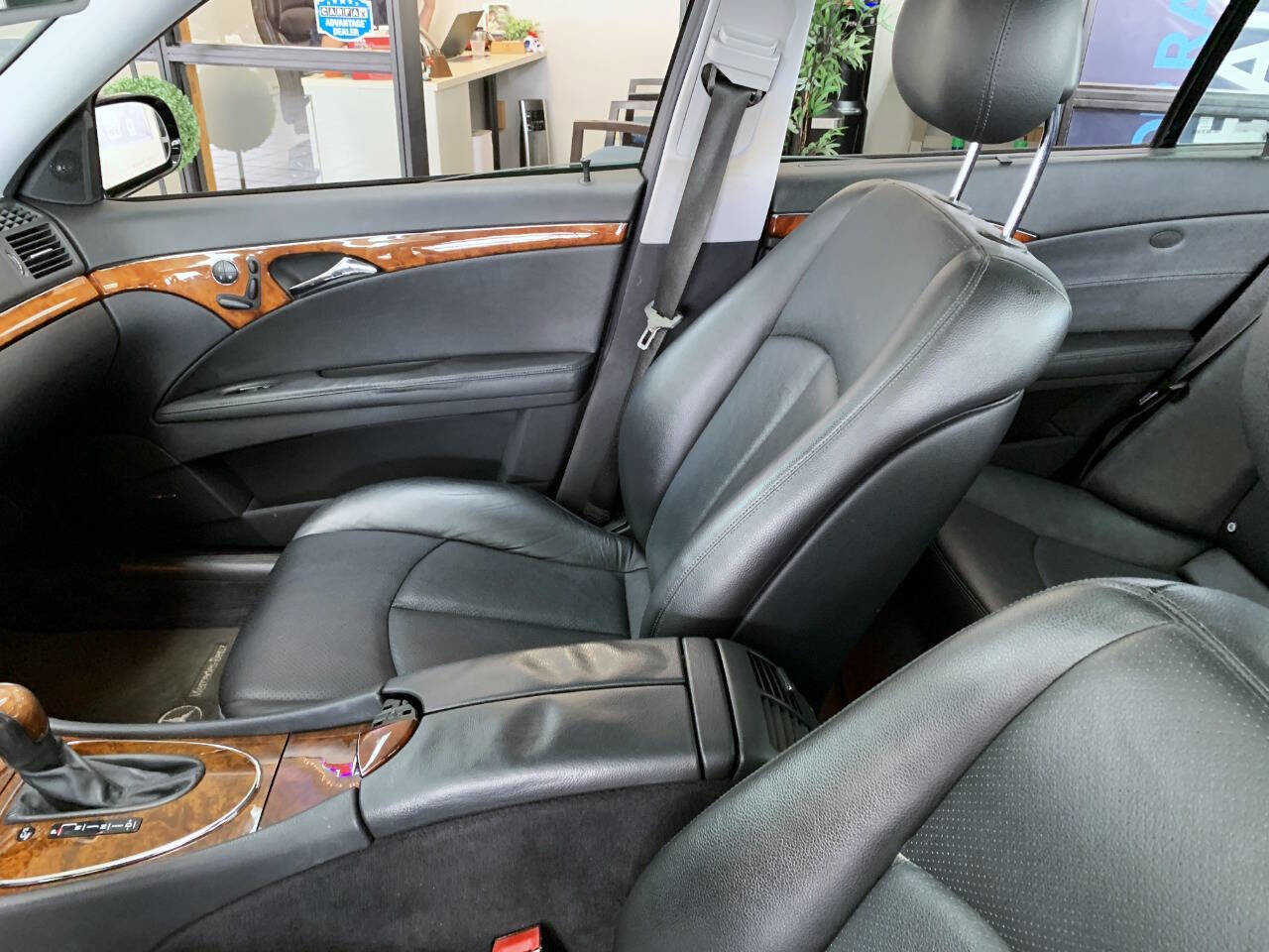 Used 2005 Mercedes-Benz E 320 Sedan image 9