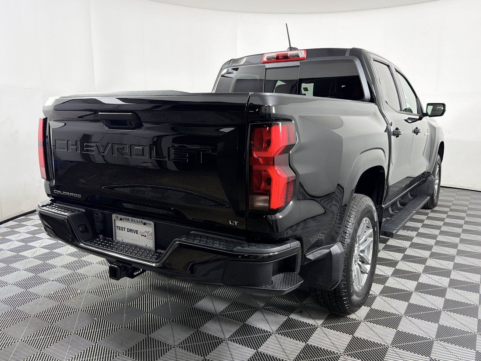Certified 2024 Chevrolet Colorado LT w/ LT Convenience Package III RWD image 6