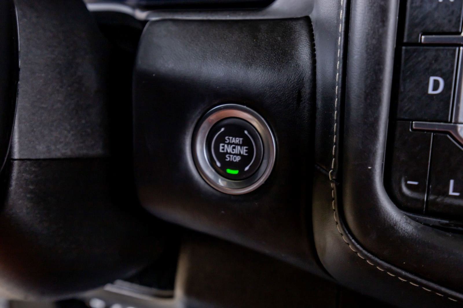Used 2024 GMC Yukon Denali Ultimate AWD/4WD image 23