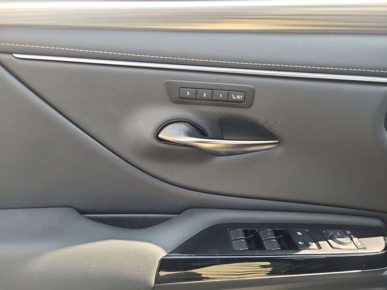 Used 2023 Lexus ES 350 F Sport image 22