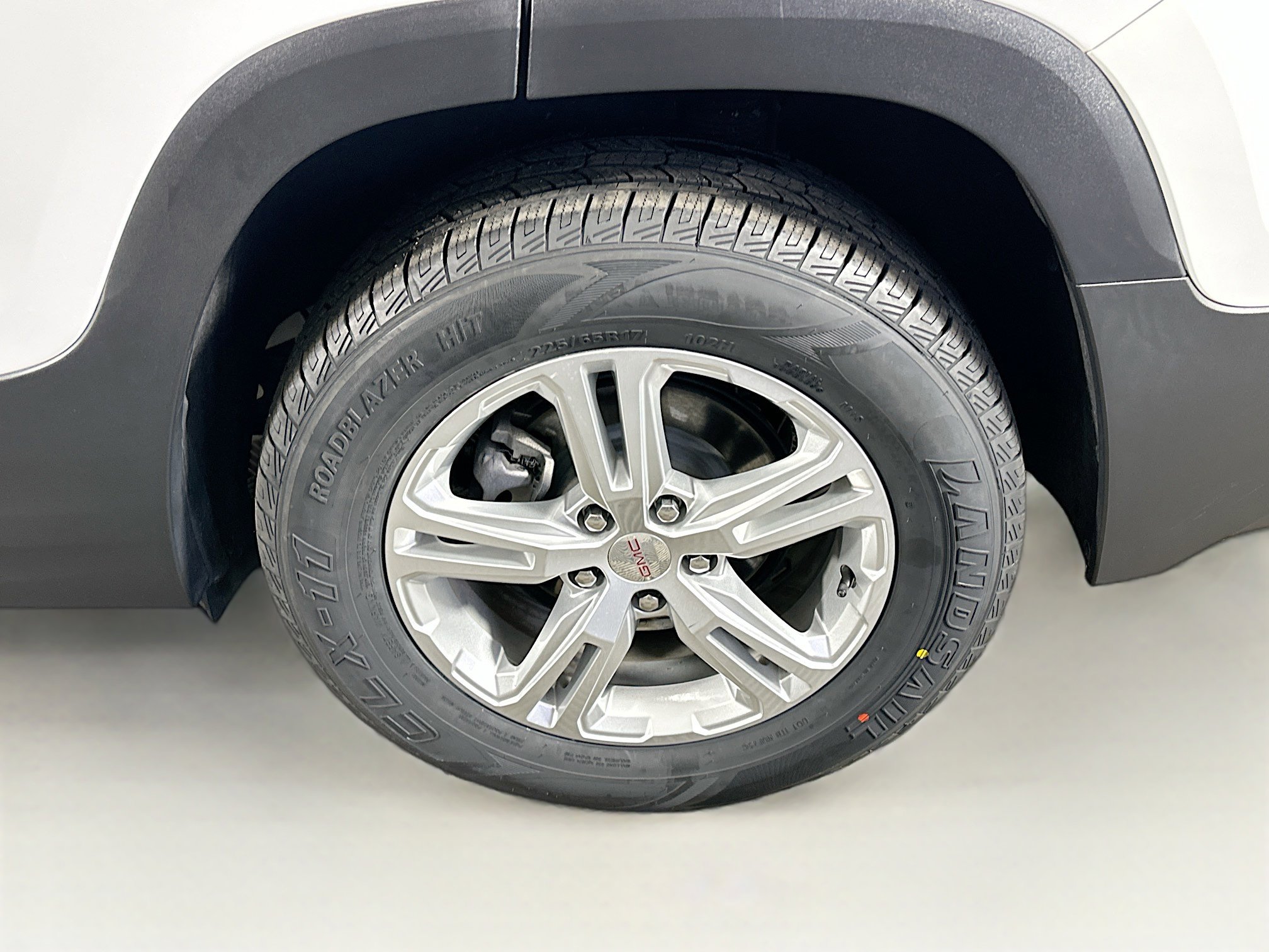 Used 2024 GMC Terrain SLE image 11