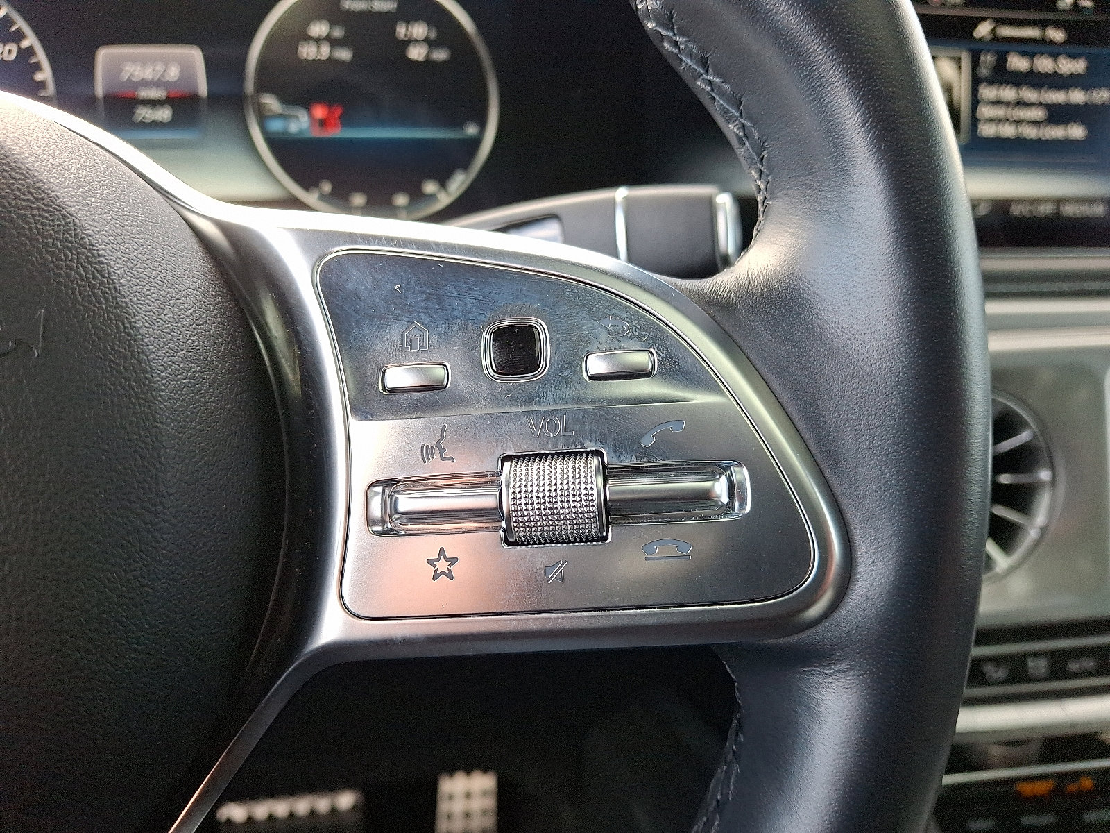 Used 2022 Mercedes-Benz G 550 4MATIC image 22