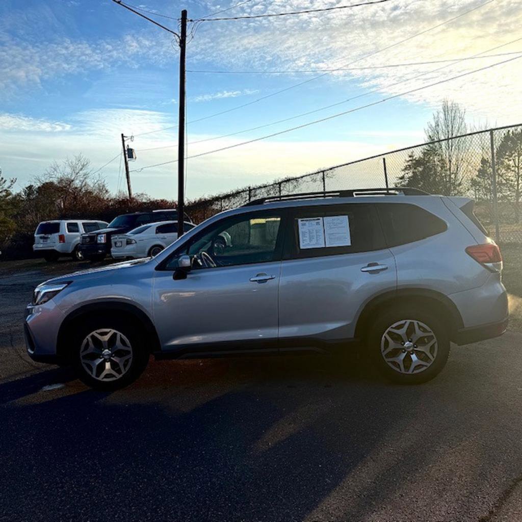Used 2020 Subaru Forester Premium AWD/4WD image 3