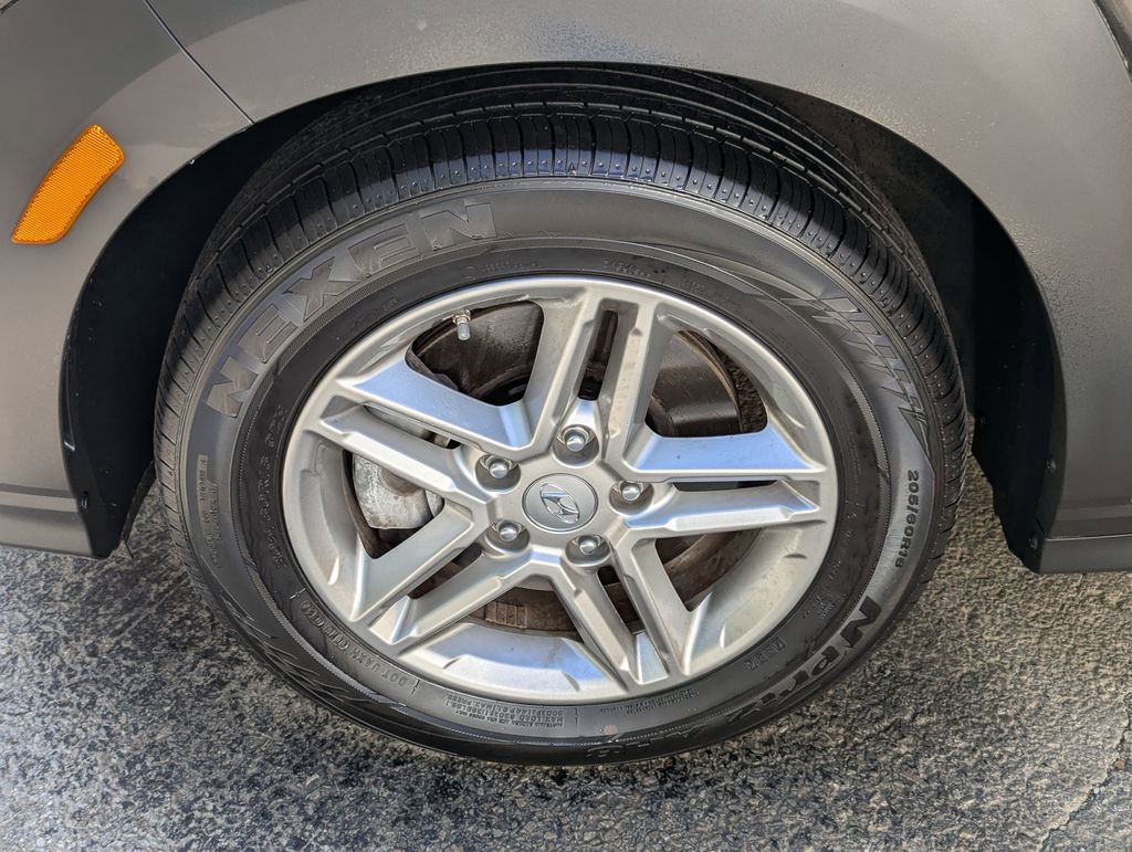 Used 2023 Hyundai Kona SE image 14