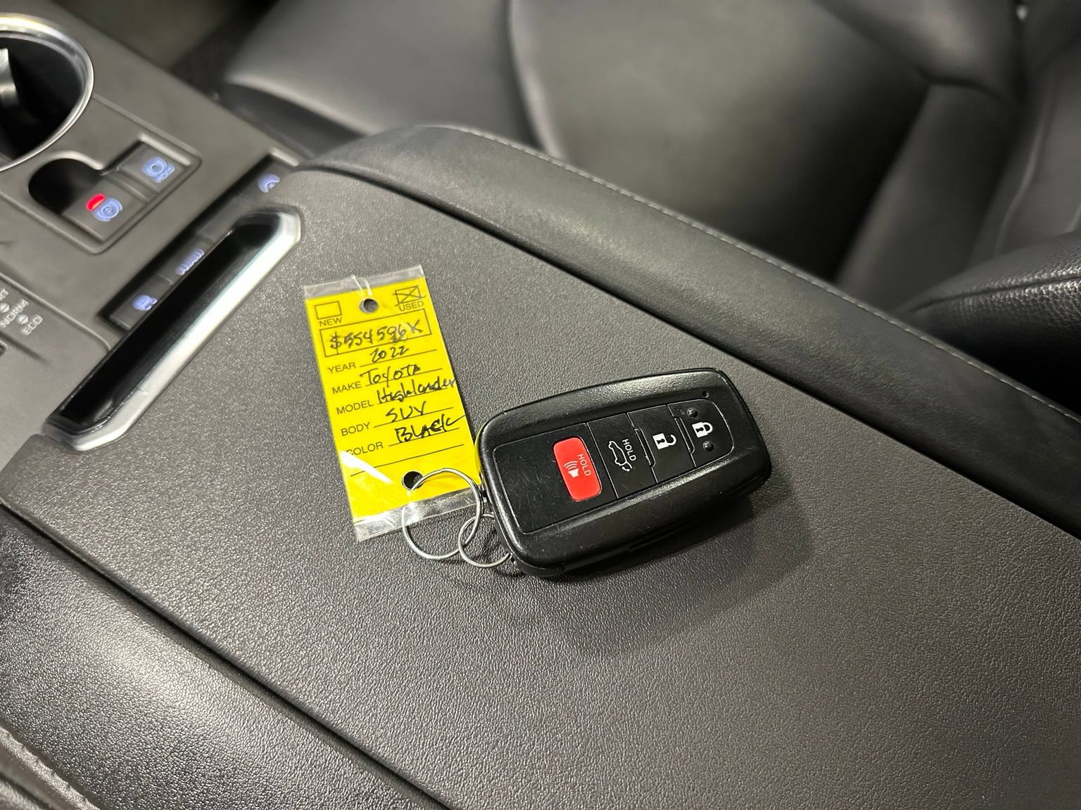 Used 2022 Toyota Highlander XLE FWD image 37