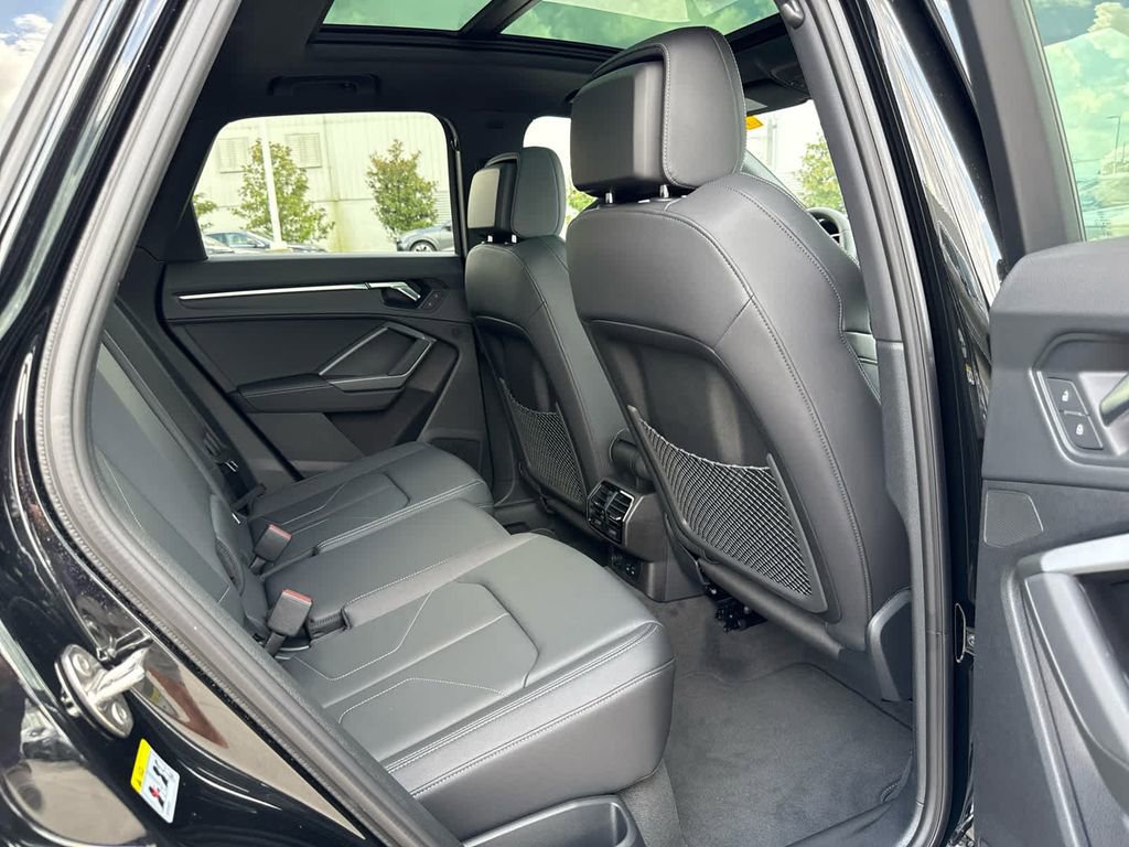 New 2025 Audi Q3 2.0T Premium image 18