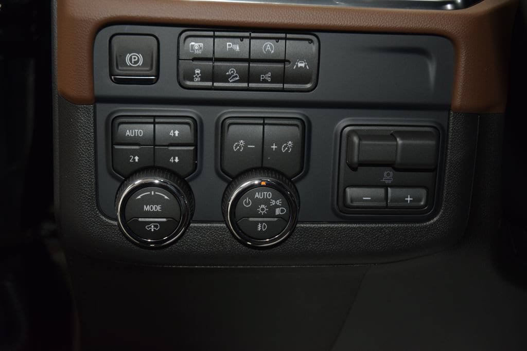 New 2026 Chevrolet Suburban High Country AWD/4WD image 36