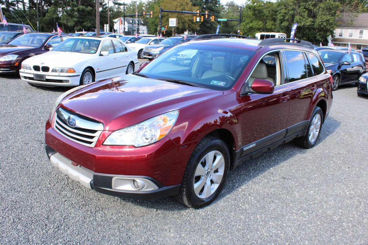 Used 2011 Subaru Outback 3.6R Limited w/ PWR Moonroof Pkg image 2