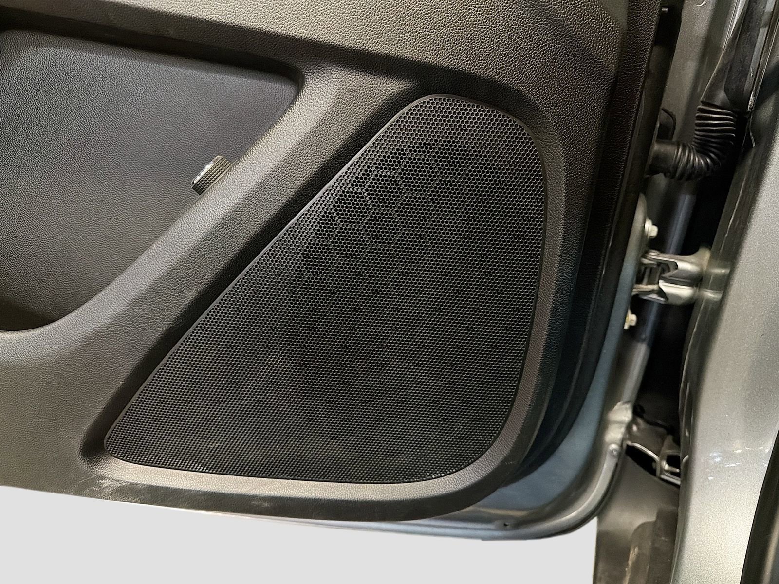 Used 2023 Chevrolet Traverse LT image 19