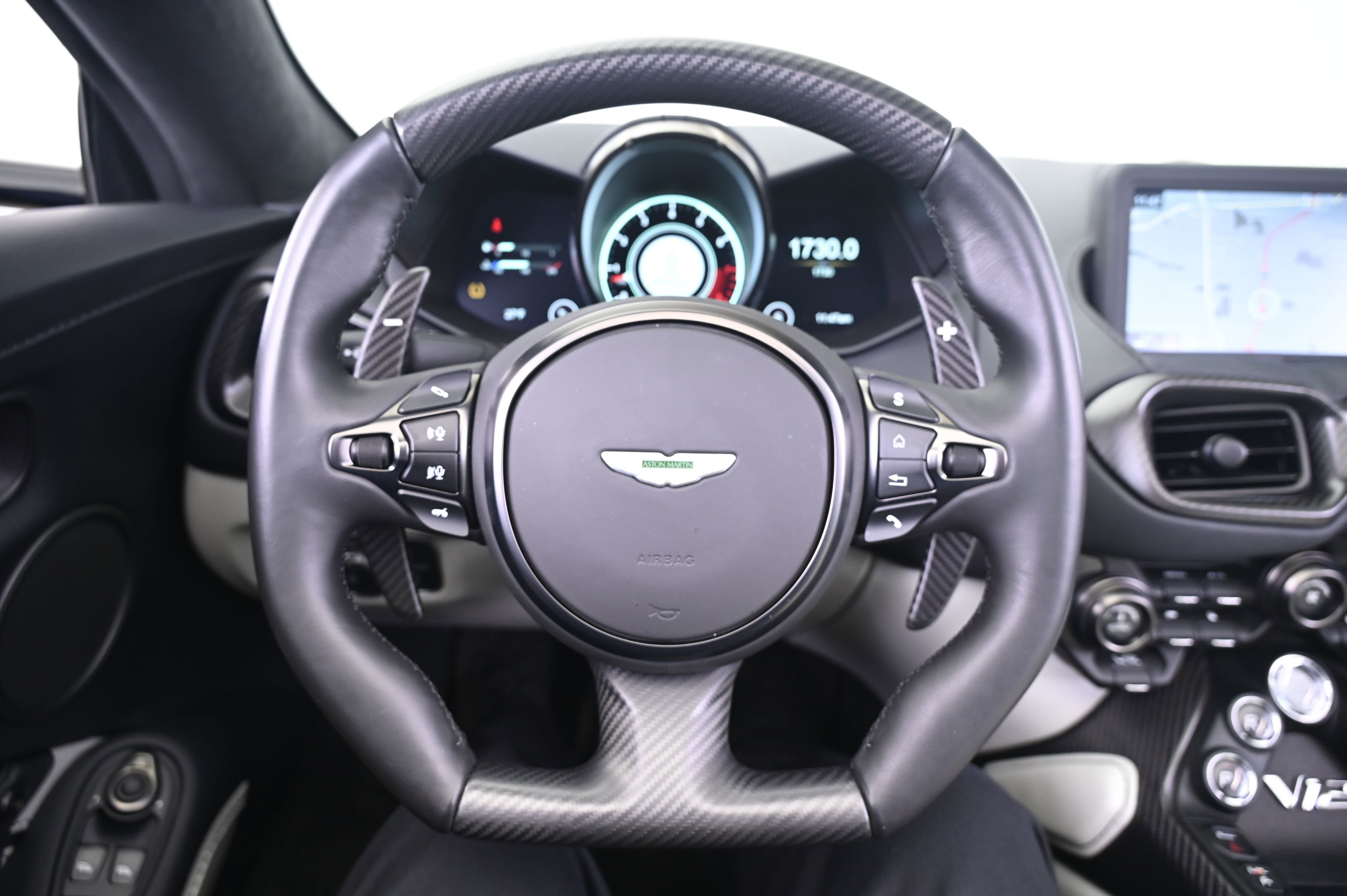 Used 2023 Aston Martin V12 Vantage Roadster image 35