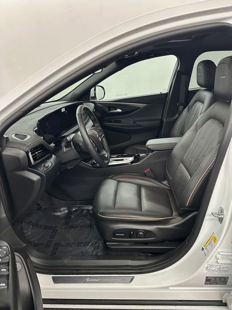 Used 2025 Buick Envista Avenir image 11