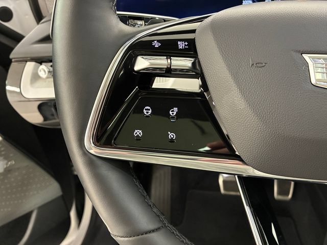 Certified 2025 Cadillac Optiq Luxury 1 AWD/4WD image 23