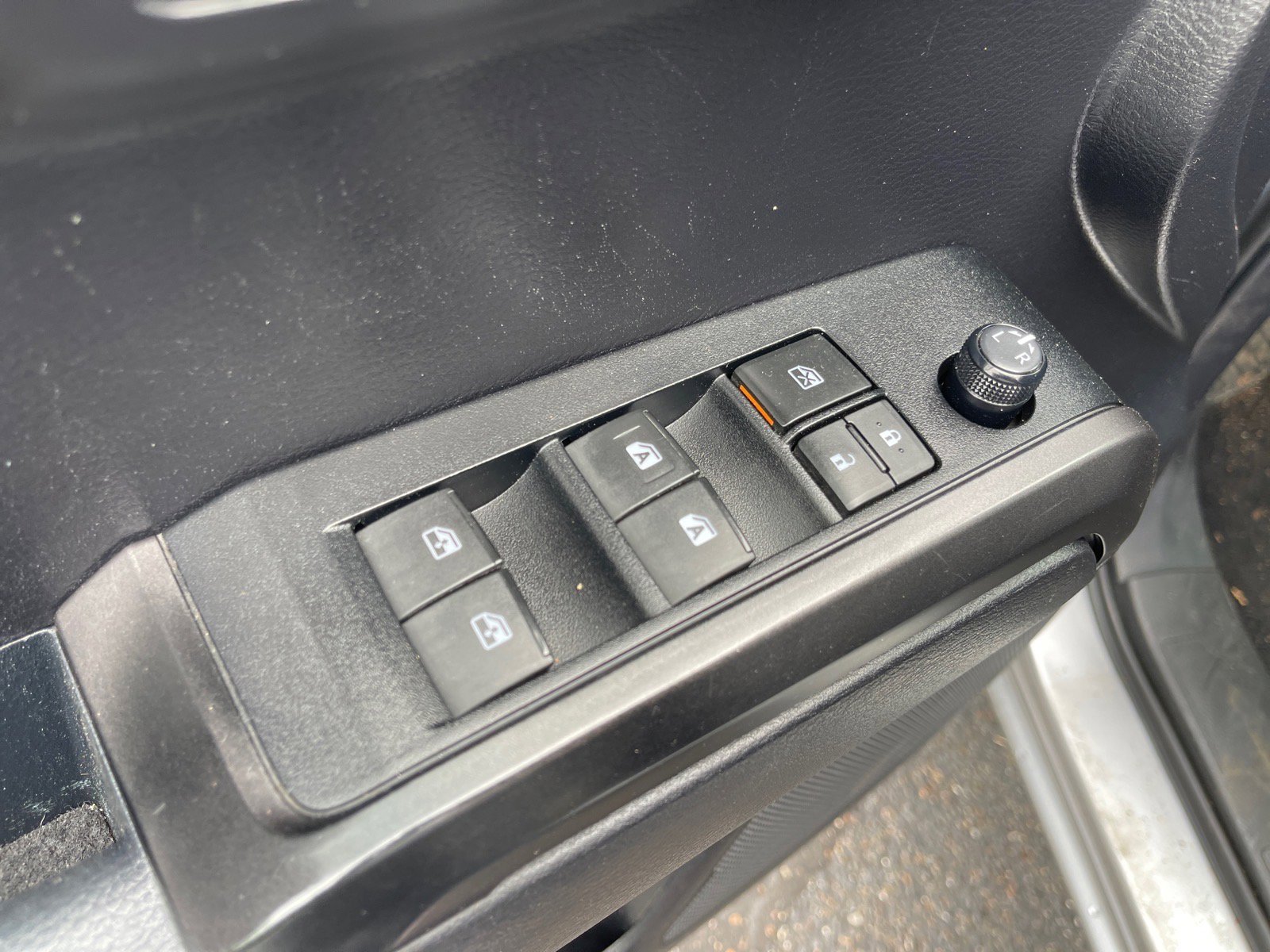 Used 2021 Toyota Tacoma TRD Off-Road w/ Technology Package AWD/4WD image 8