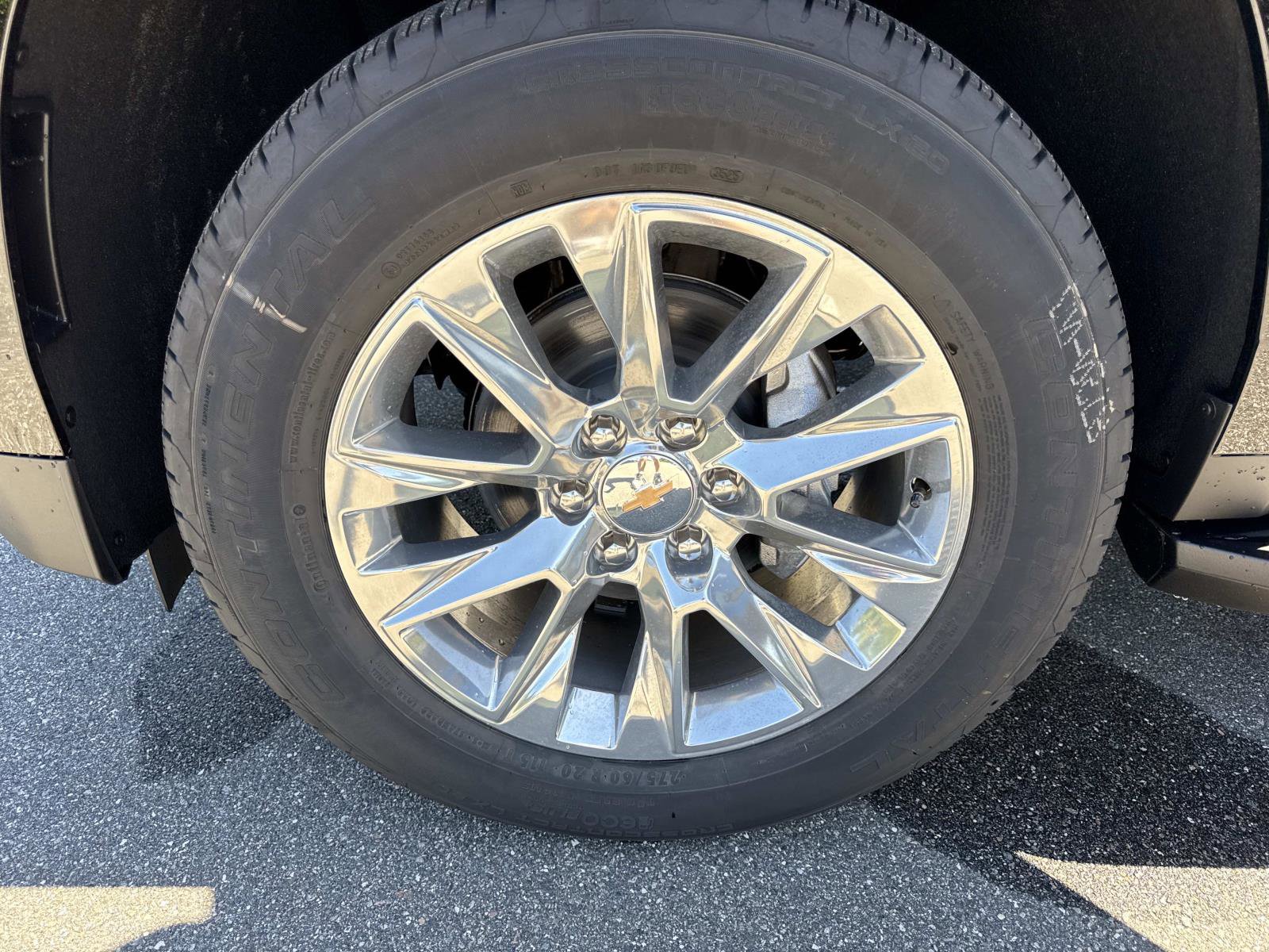 New 2026 Chevrolet Suburban Premier image 35