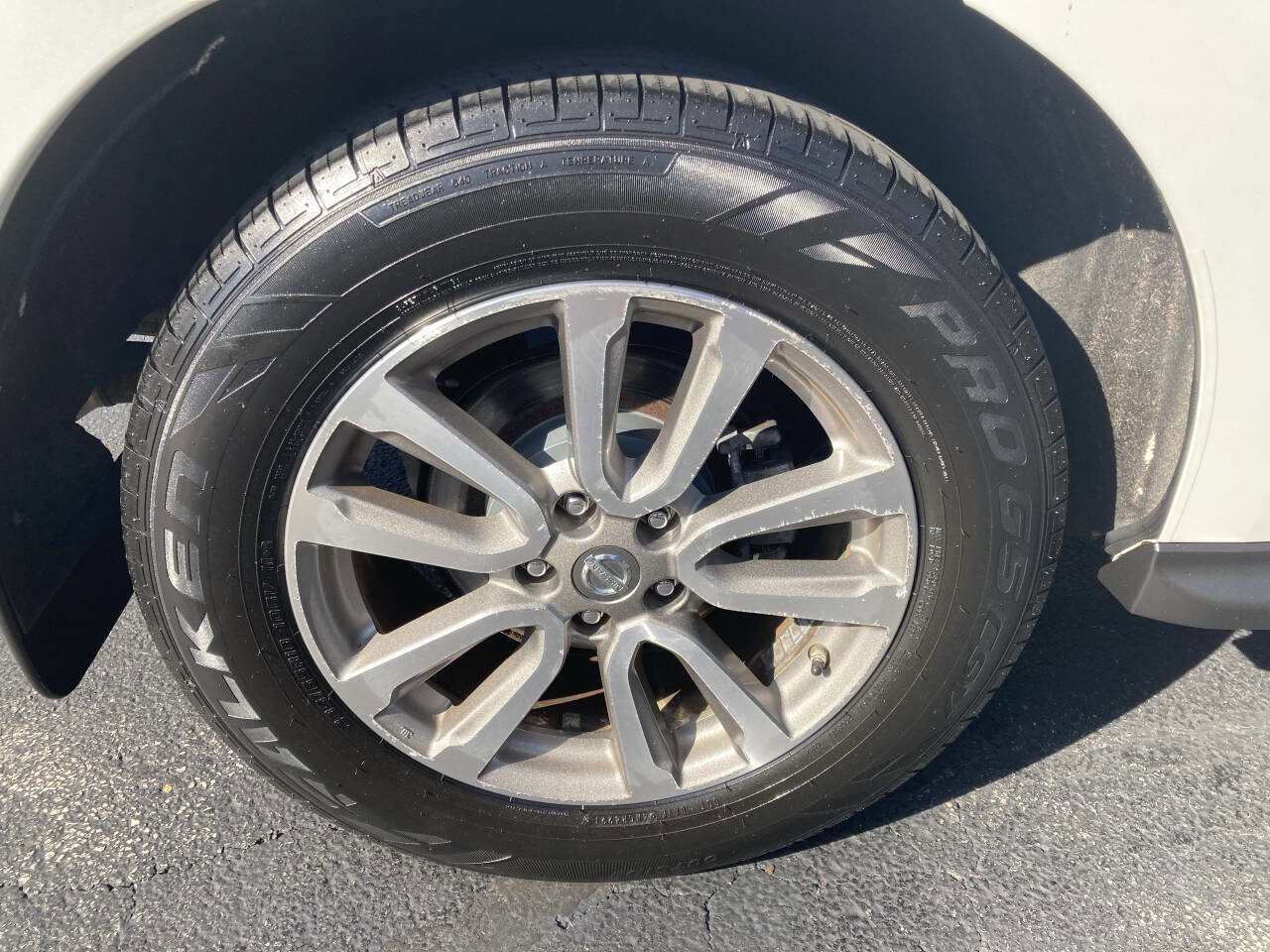 Used 2014 Nissan Pathfinder S image 27