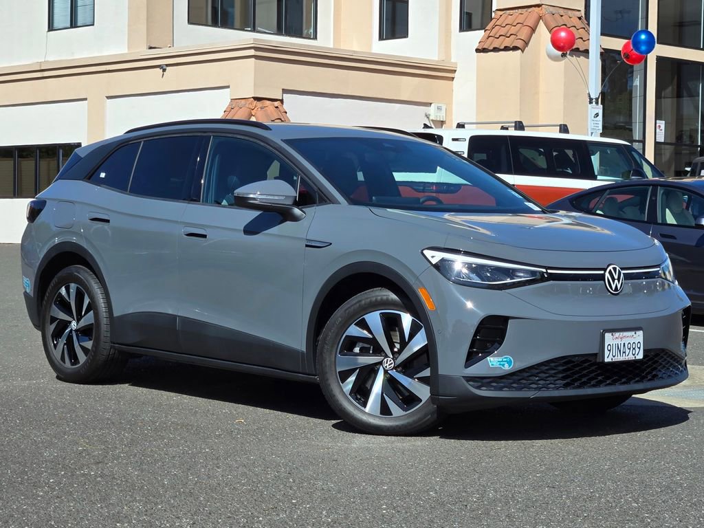 Certified 2025 Volkswagen ID.4 Pro image 2