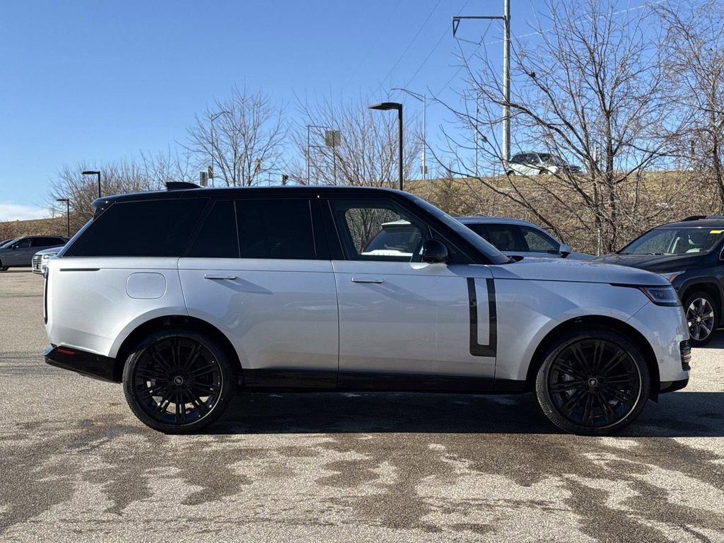 New 2025 Land Rover Range Rover SE image 14