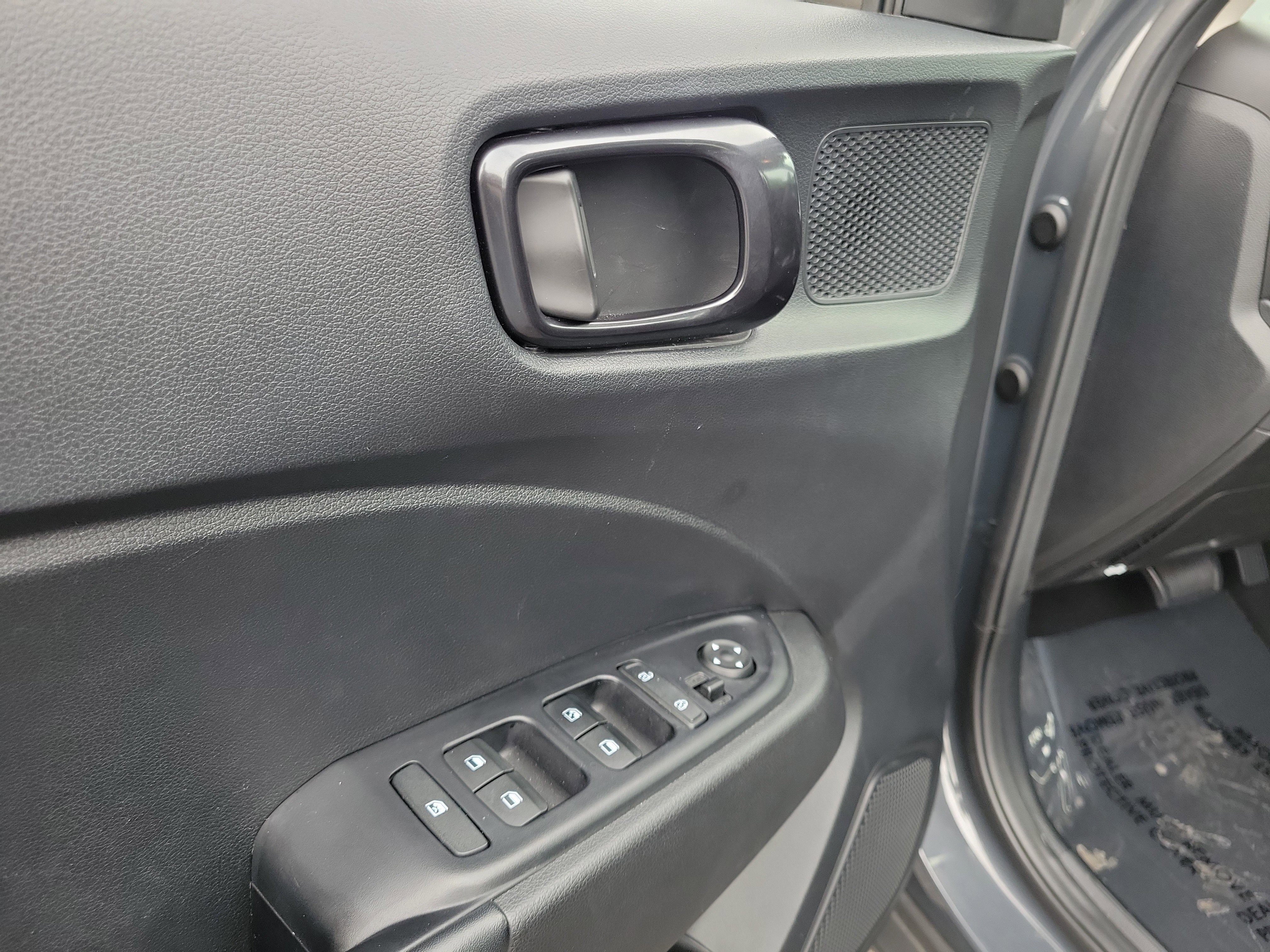 Used 2023 Hyundai Venue Limited FWD image 18