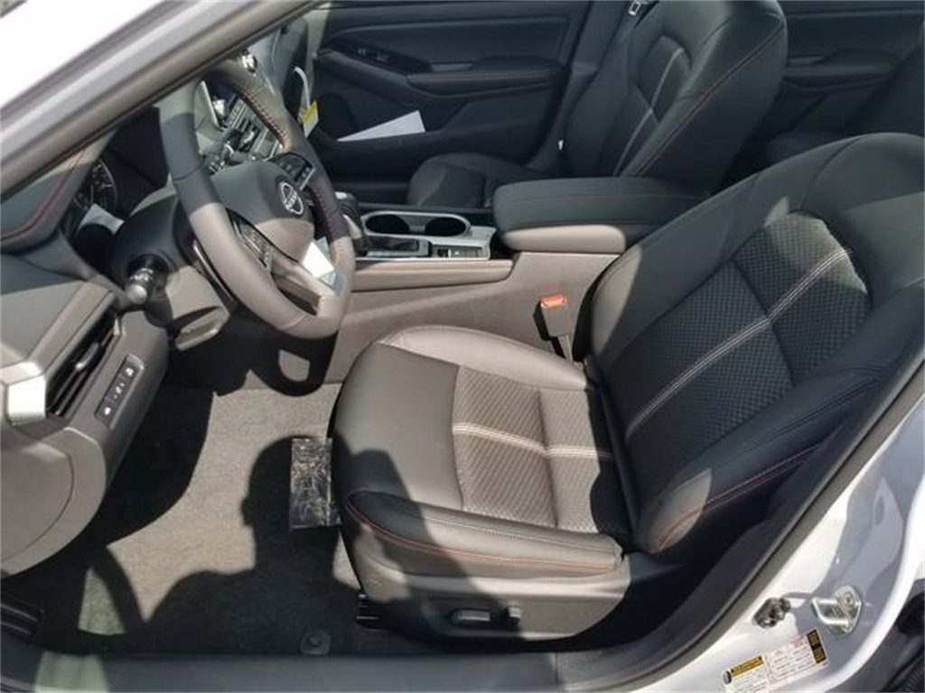 New 2025 Nissan Altima 2.5 SR image 9