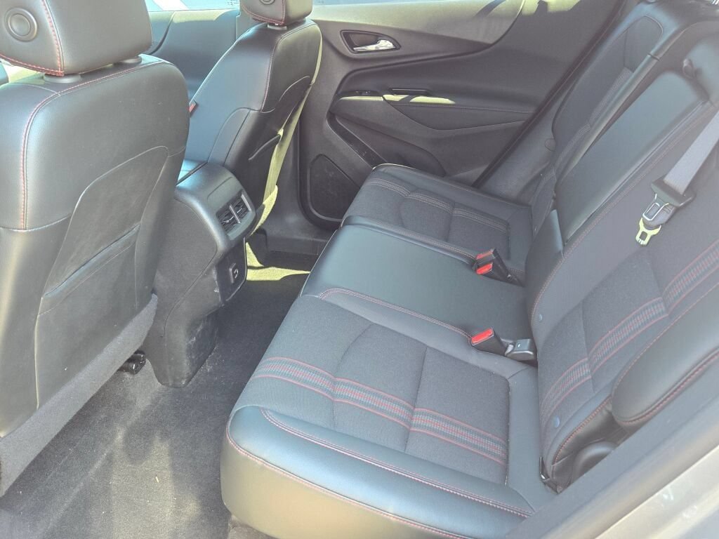 Used 2023 Chevrolet Equinox RS w/ LPO, Floor Liner Package FWD image 16