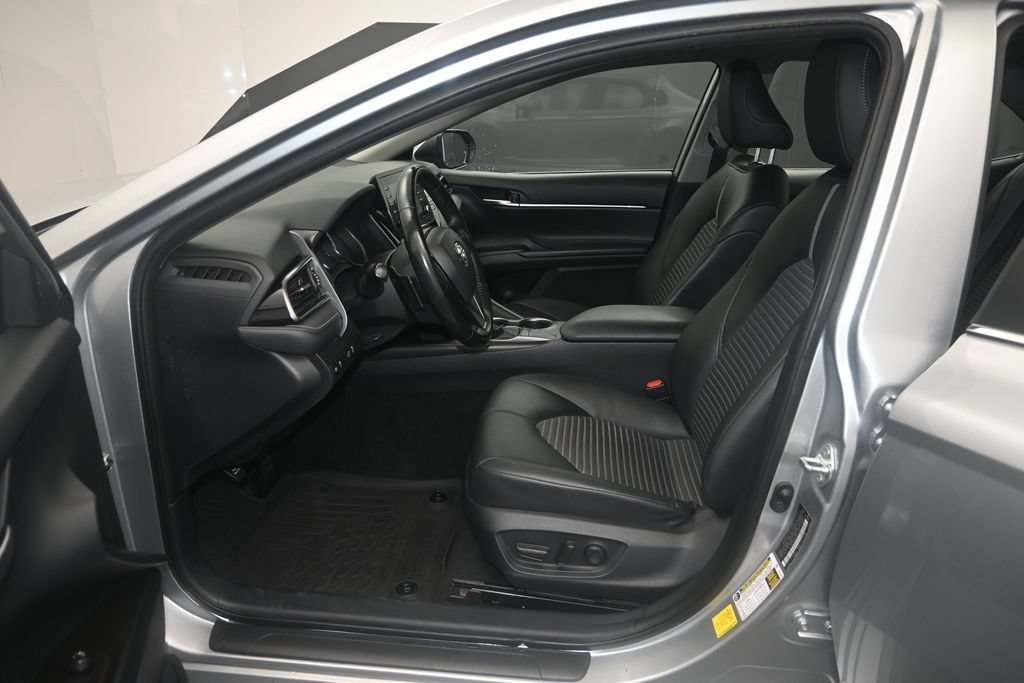 Used 2022 Toyota Camry SE FWD image 17