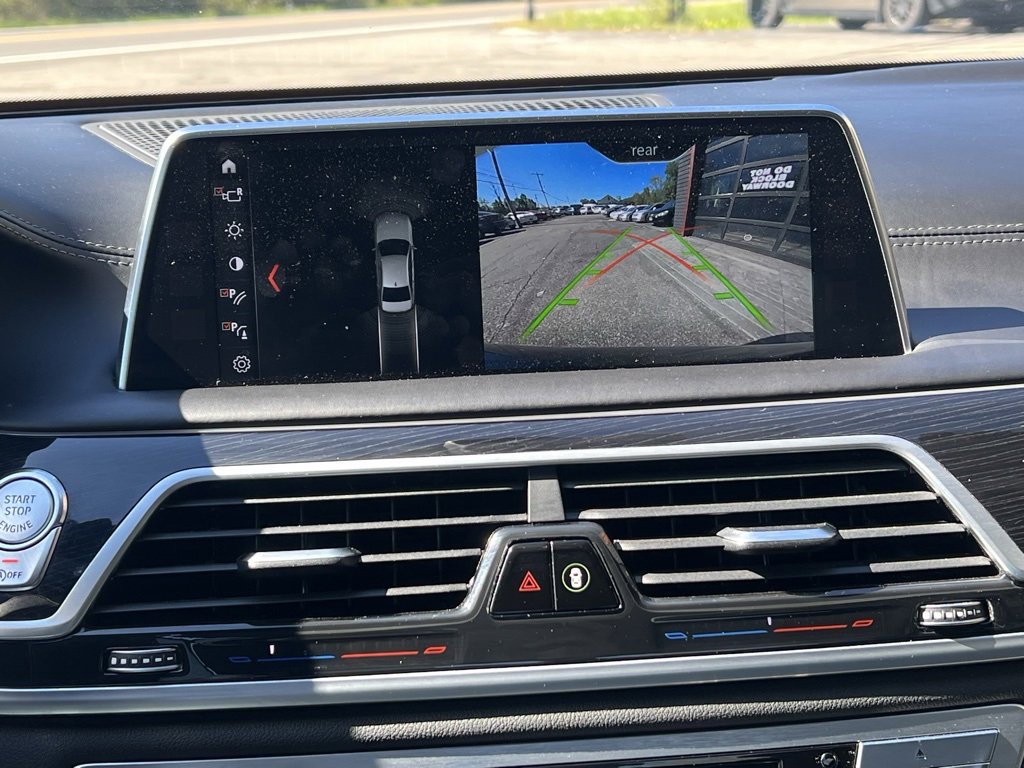 Used 2018 BMW 750i xDrive image 38