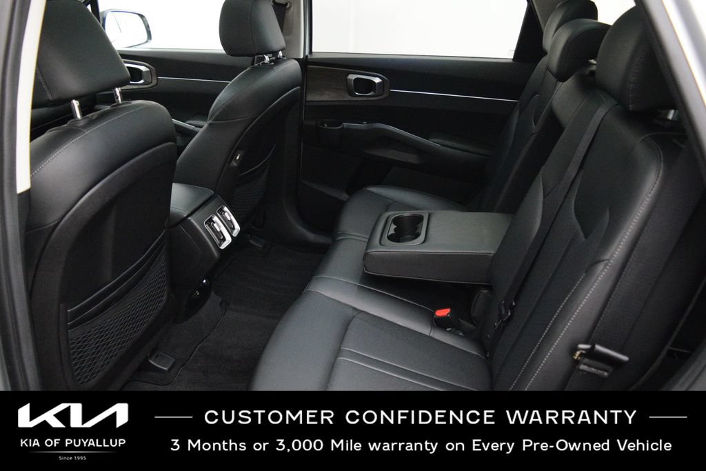 Certified 2022 Kia Sorento S w/ Panoramic Sunroof Package AWD/4WD image 12