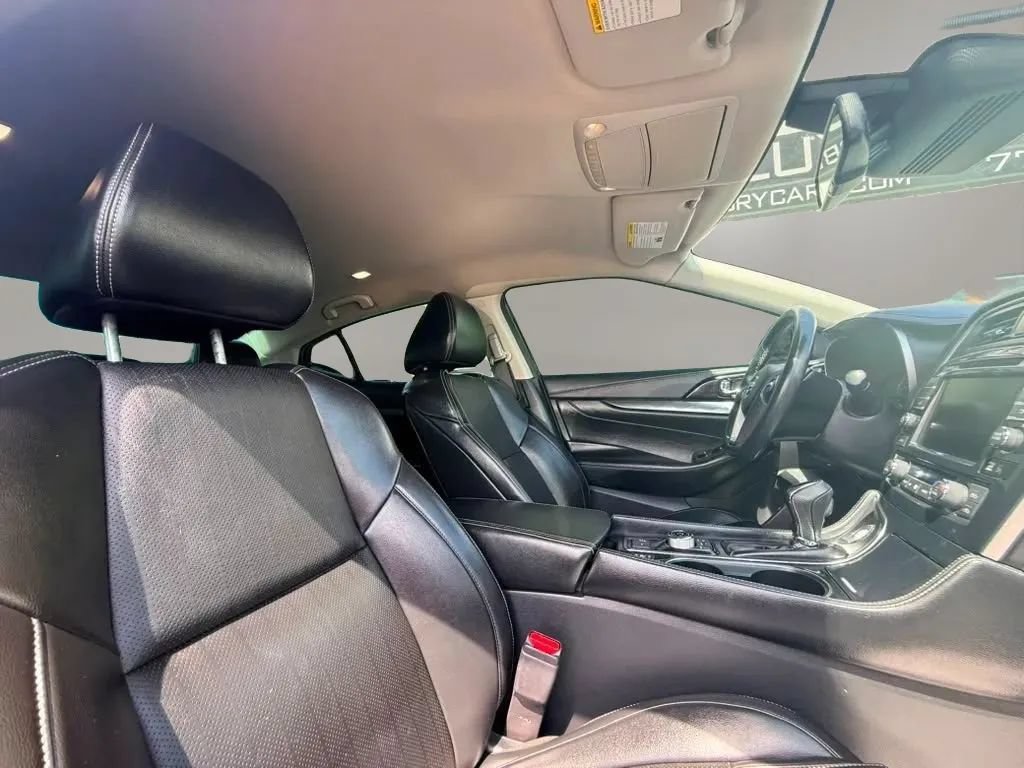 Used 2020 Nissan Maxima 3.5 SV w/ Floor Mat Group FWD image 10