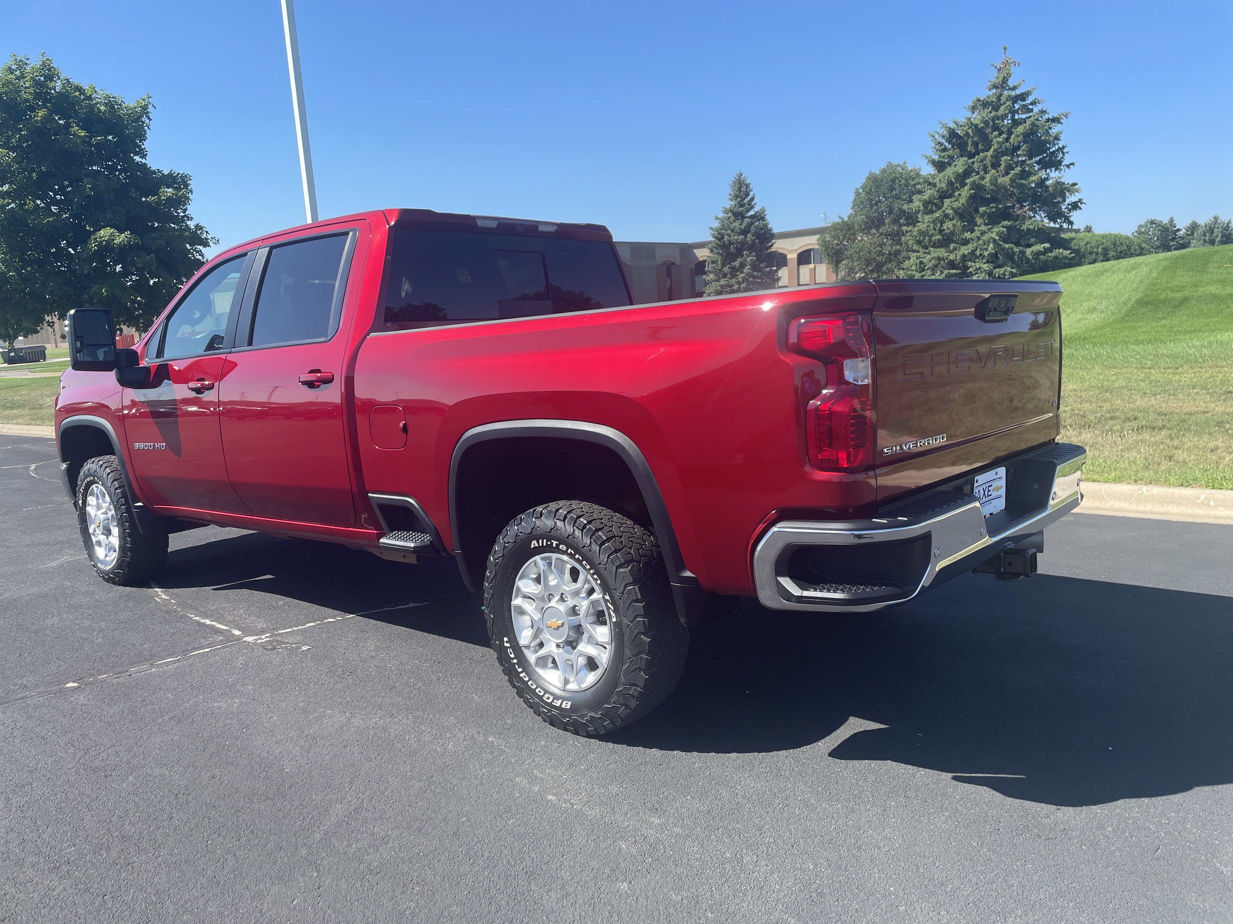 Used 2022 Chevrolet Silverado 3500 LT w/ Convenience Package AWD/4WD image 3
