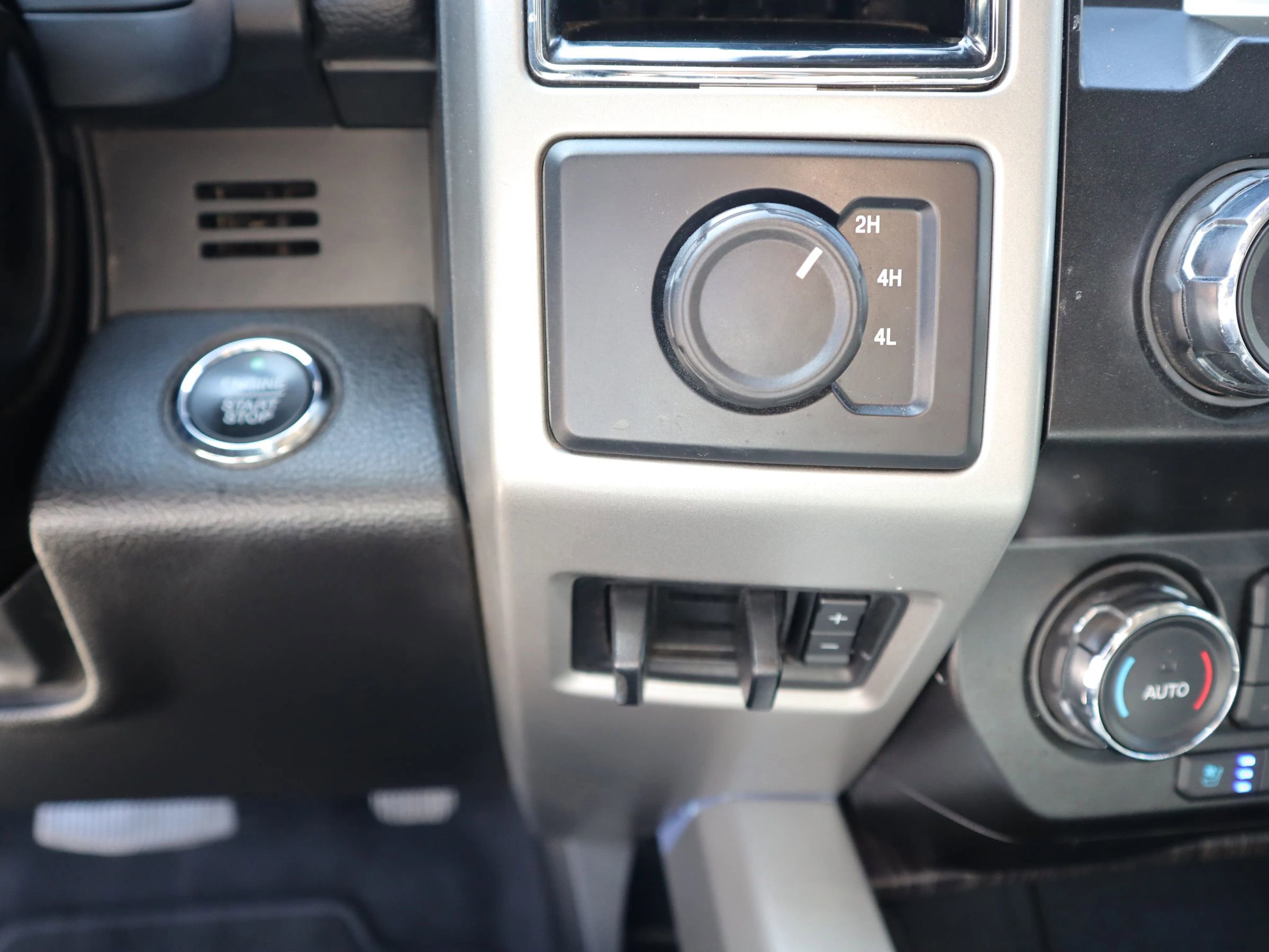 Used 2021 Ford F350 Lariat w/ Lariat Ultimate Package image 20