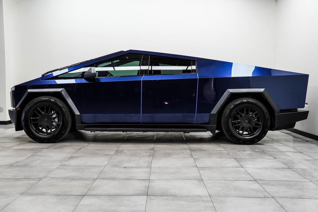 Used 2025 Tesla Cybertruck AWD Crew Cab image 8