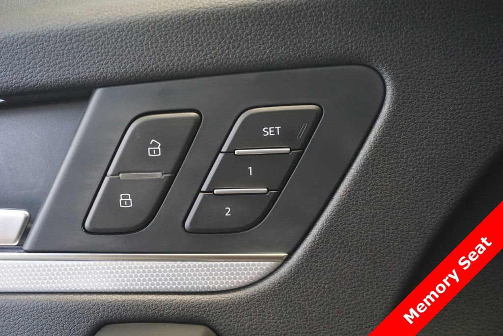 Used 2024 Audi Q5 2.0T Prestige w/ Prestige Package image 7