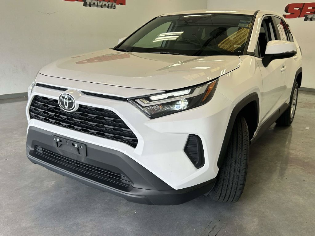 Used 2024 Toyota RAV4 LE AWD/4WD image 7