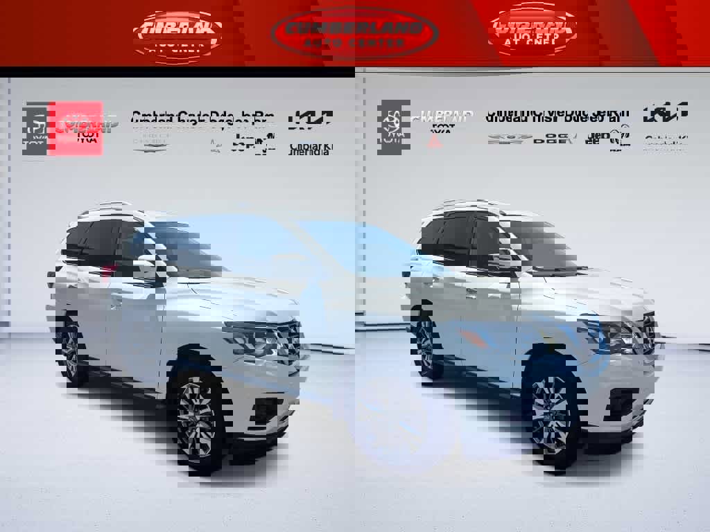 Used 2020 Nissan Pathfinder SV image 1