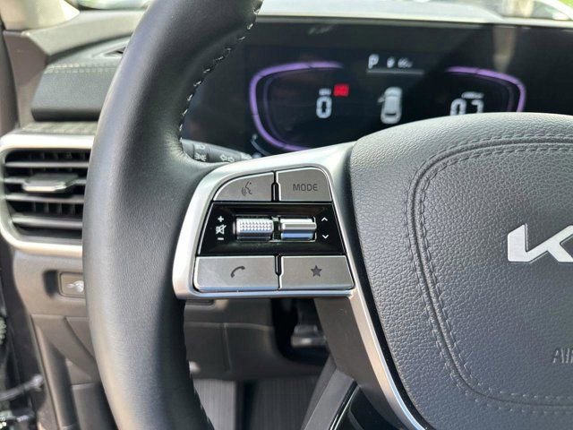 Used 2025 Kia Telluride EX w/ EX Captain's Chair Package FWD image 25
